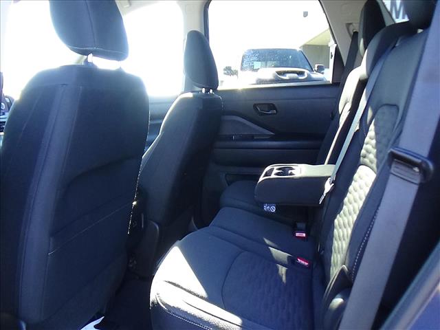 2025 Nissan Pathfinder SV:C7140
