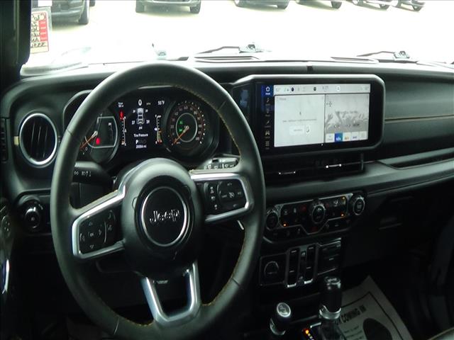2024 Jeep Wrangler Sahara:C6909