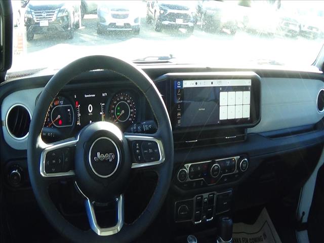 2024 Jeep Wrangler Sahara:C6749