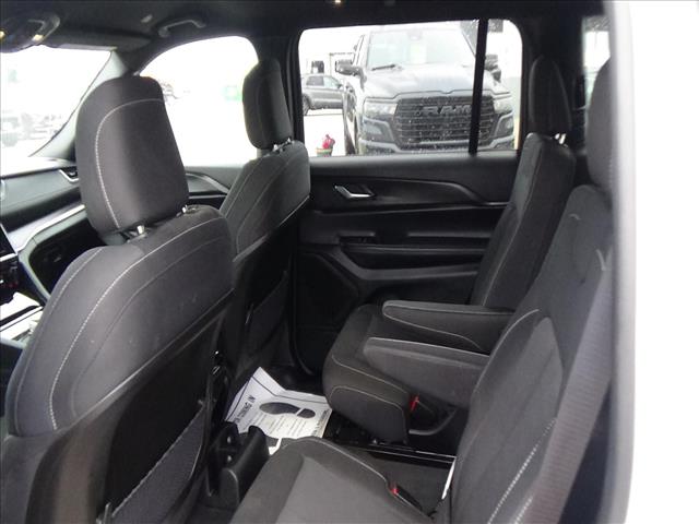 2025 Jeep Grand Cherokee L Laredo:C7084