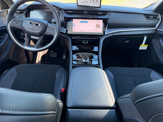 2027 Jeep Grand Cherokee L Altitude:27-030