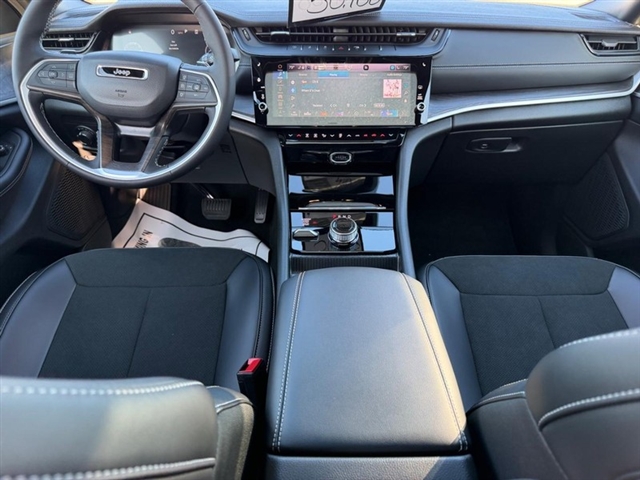 2027 Jeep Grand Cherokee L Altitude:27-035