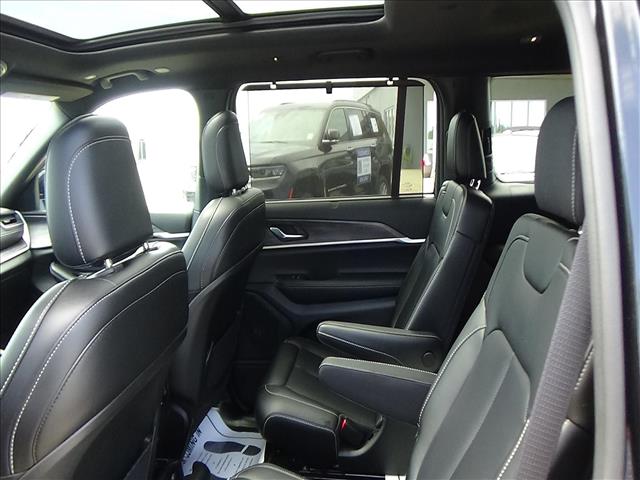 2025 Jeep Grand Cherokee L Limited:C7077