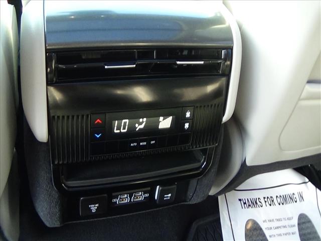 2025 Jeep Wagoneer Base:C6978