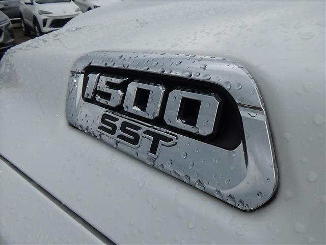 2025 RAM 1500 Big Horn:C7052