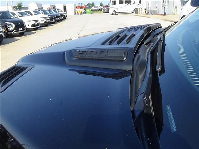 2025 RAM 1500 Laramie:C7070