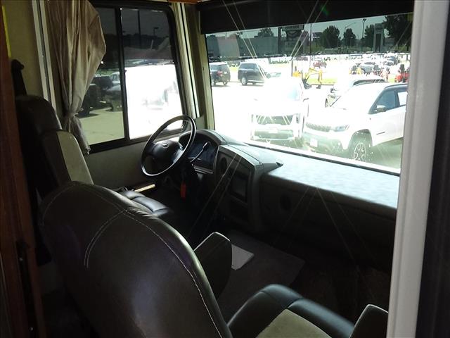 2016 Ford F-350 Super Duty Fleetwood Flair:C6758
