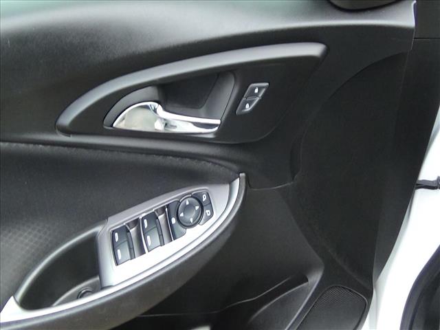 2024 Chevrolet Malibu LT:C6742