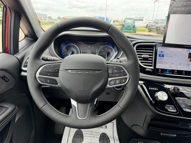2027 Chrysler Pacifica Select:27-001