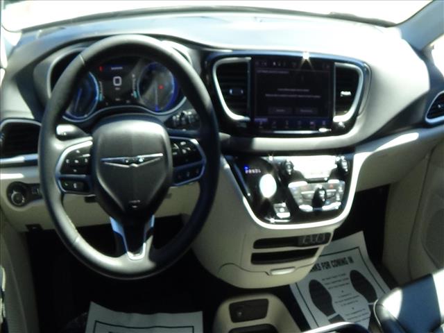 2024 Chrysler Pacifica Touring L:C6854