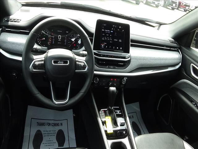 2025 Jeep Compass Latitude:C7115