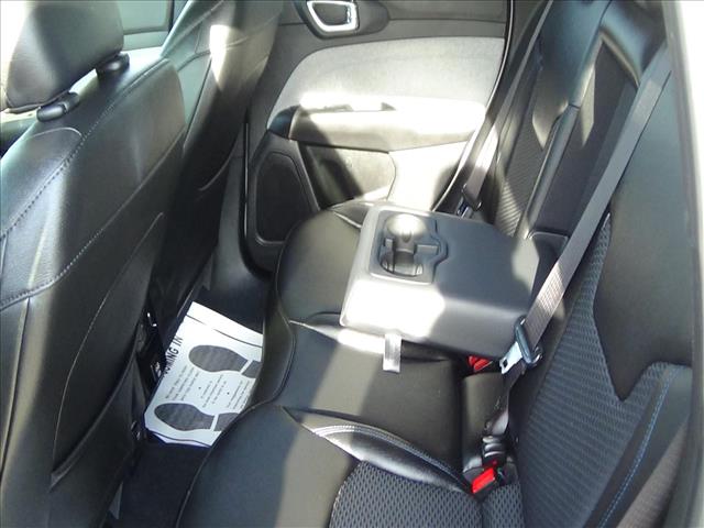 2025 Jeep Compass Latitude:C6869