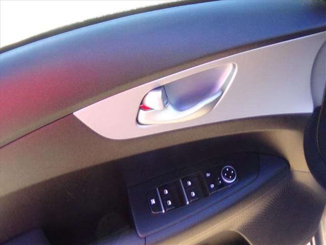 2024 Kia Forte LXS:C6661