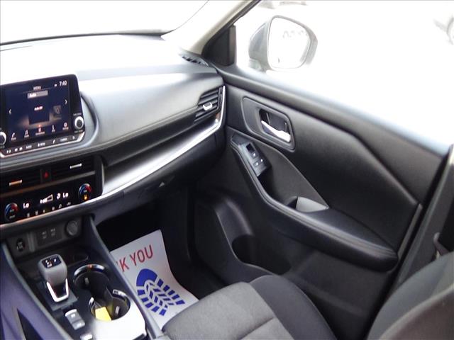 2025 Nissan Rogue SV:C6868