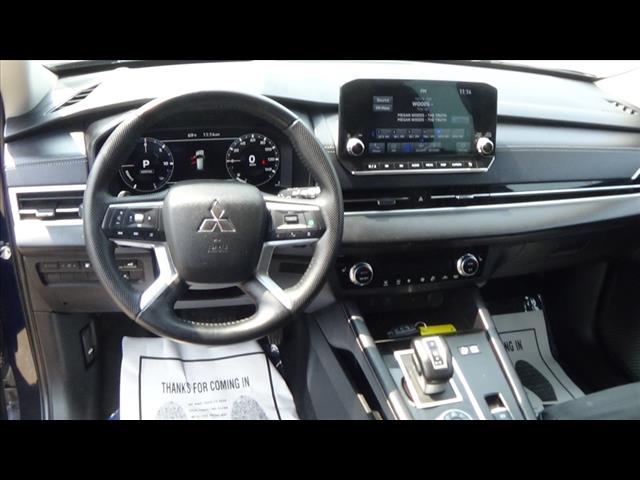 2023 Mitsubishi Outlander PHEV SE