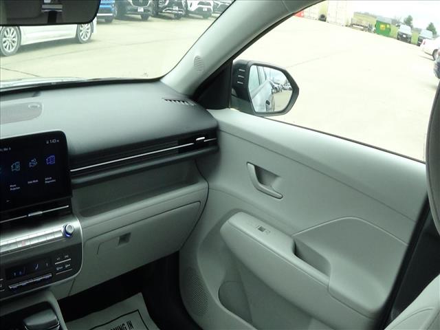 2025 Hyundai KONA SEL:C6776