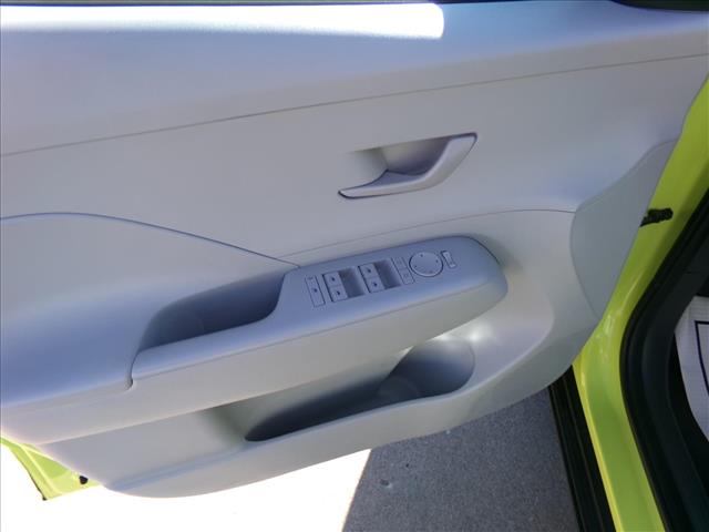 2025 Hyundai KONA SEL:C6740