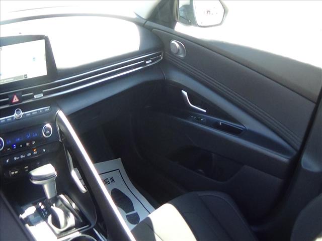 2025 Hyundai ELANTRA SEL Convenience:C6967