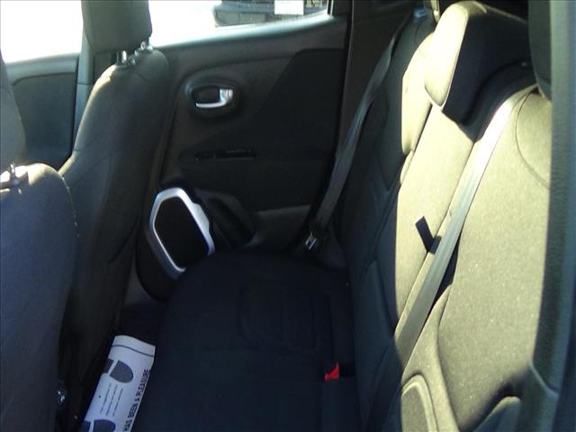 2018 Jeep Renegade Latitude:C6631C