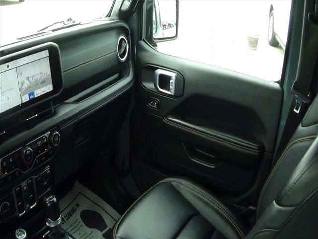 2024 Jeep Wrangler Sahara:C6909