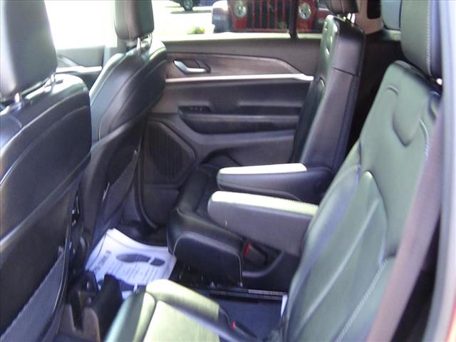 2023 Jeep Grand Cherokee L Limited:25-042A