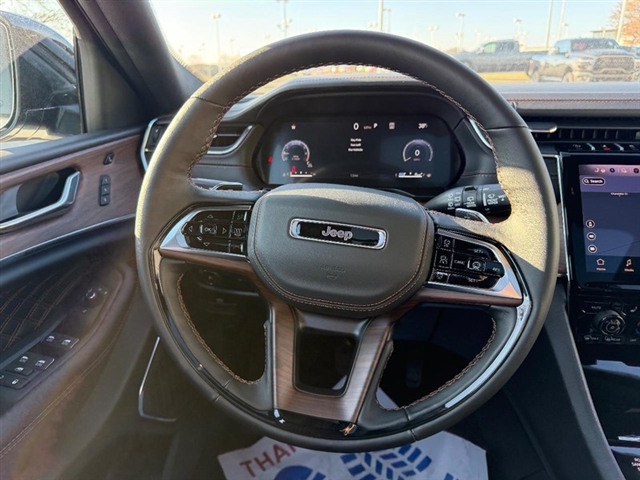 2025 Jeep Grand Cherokee L Summit:25-236