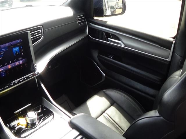 2025 Jeep Wagoneer L Base:C6863