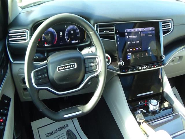 2024 Jeep Wagoneer Base:C6876