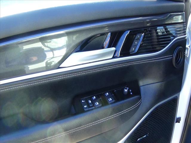 2024 Jeep Wagoneer Base:C7015