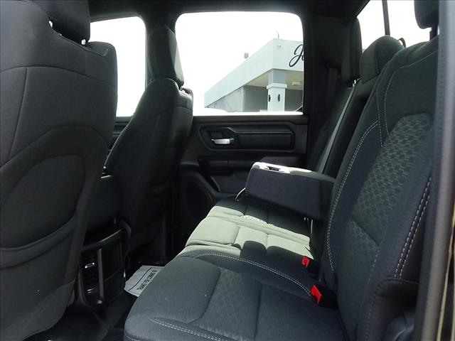 2025 RAM 1500 Warlock:C7033