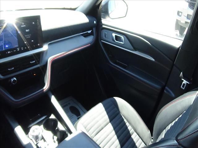2025 Ford Explorer ST-Line:C7096
