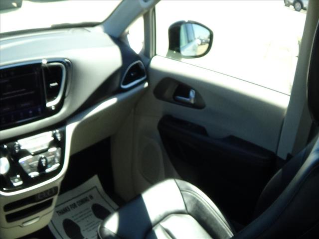 2024 Chrysler Pacifica Touring L:C6854