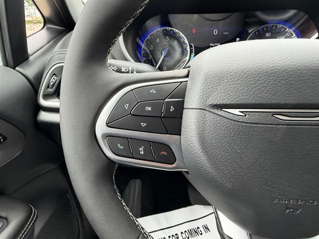 2027 Chrysler Pacifica Select:27-002