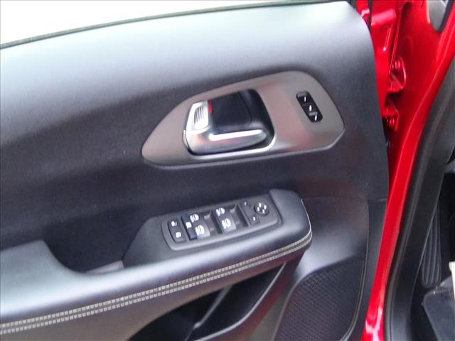 2025 Chrysler Pacifica Select:C6856