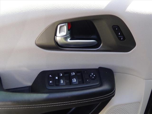 2024 Chrysler Voyager LX:C6451