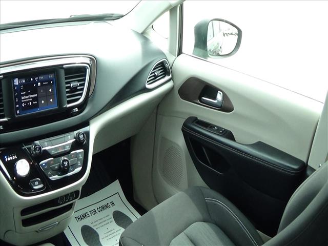 2023 Chrysler Voyager LX:C6861