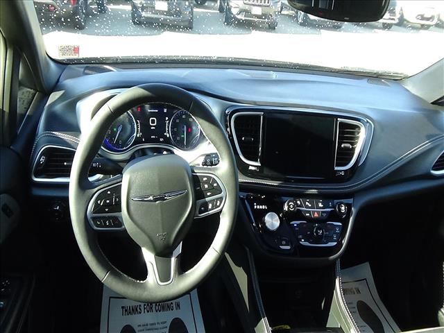 2026 Chrysler Pacifica Limited:C6983