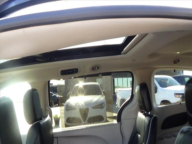 2024 Chrysler Pacifica Limited:C6908
