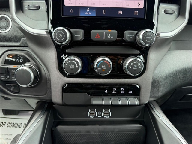 2026 RAM 1500 Express:26-213