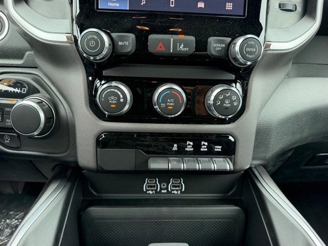 2026 RAM 1500 Express:26-237