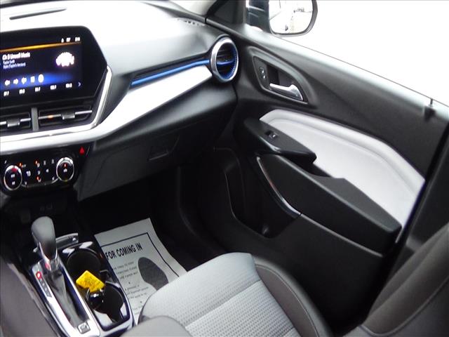 2025 Chevrolet Trax LT:C6811