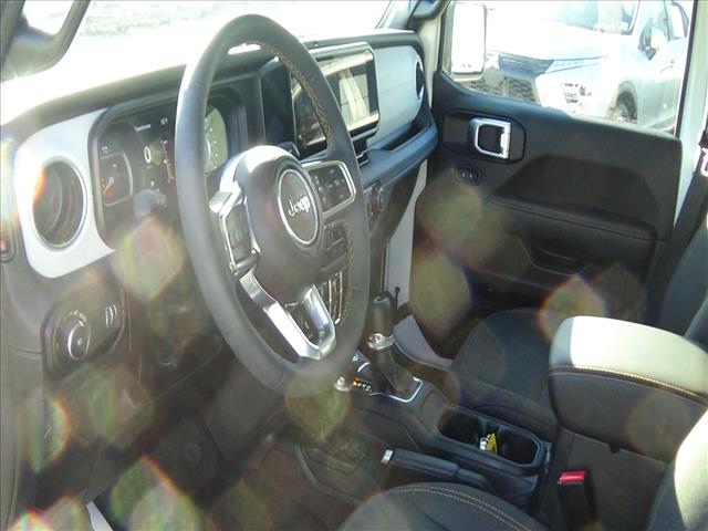 2024 Jeep Wrangler Sahara:C6749