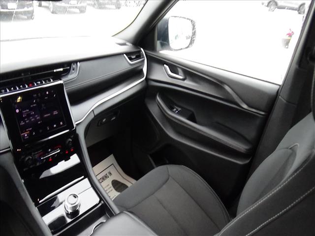 2025 Jeep Grand Cherokee L Laredo:C7084