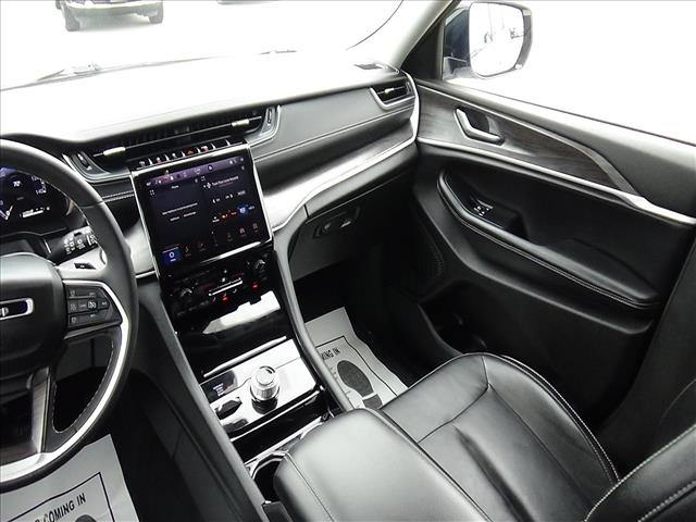 2023 Jeep Grand Cherokee L Limited:C7110A