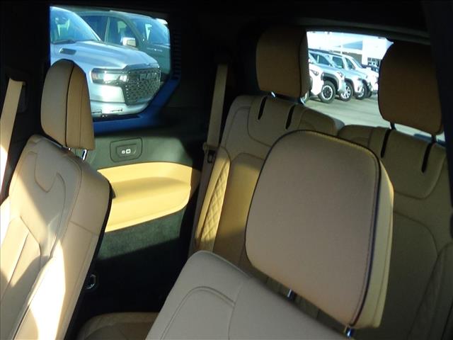 2024 Jeep Grand Cherokee L Summit Reserve:C6628A