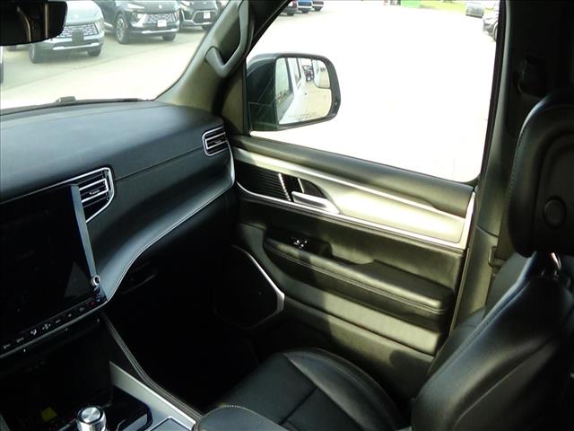 2025 Jeep Wagoneer L Base:C6864