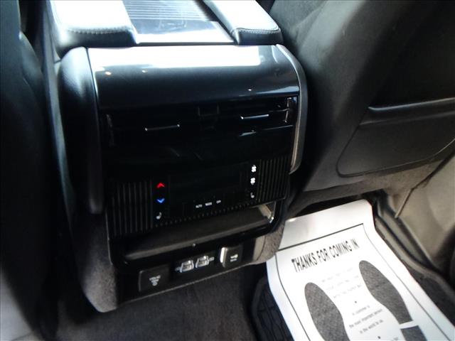 2024 Jeep Wagoneer L Base:C7016