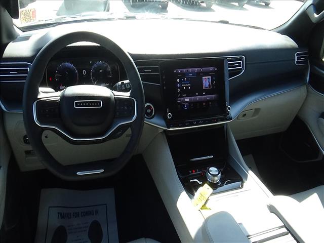 2025 Jeep Wagoneer L Base:C7123