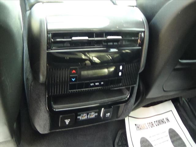 2024 Jeep Wagoneer Base:C6877