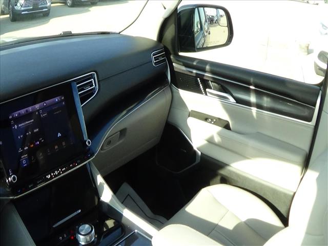 2025 Jeep Wagoneer Base:C6978